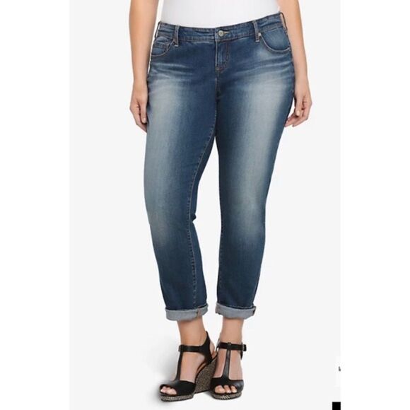 ✨2xHP✨TORRID BOYFRIEND JEAN✨  - Picture 1 of 7